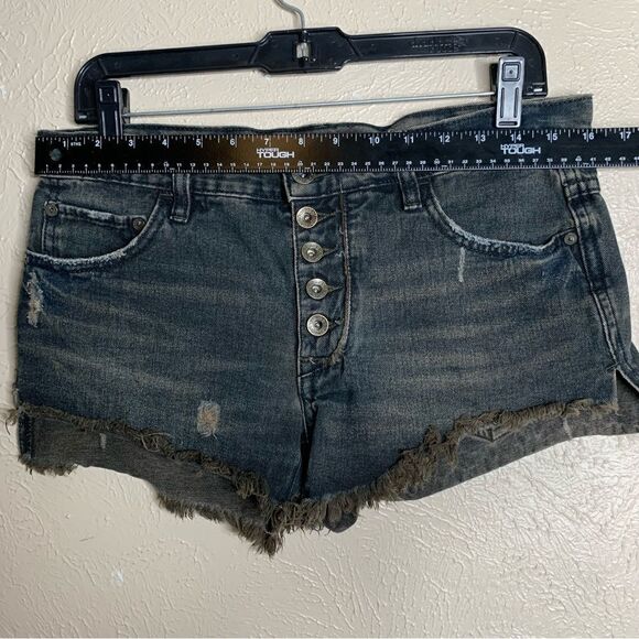 Free people runaway raw cut black brown denim shorts - Picture 5 of 9